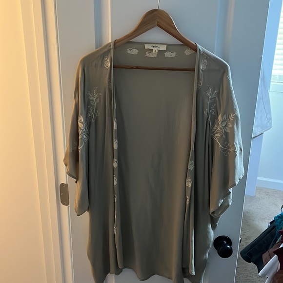 Spring Overlayer - Picture 3 of 4